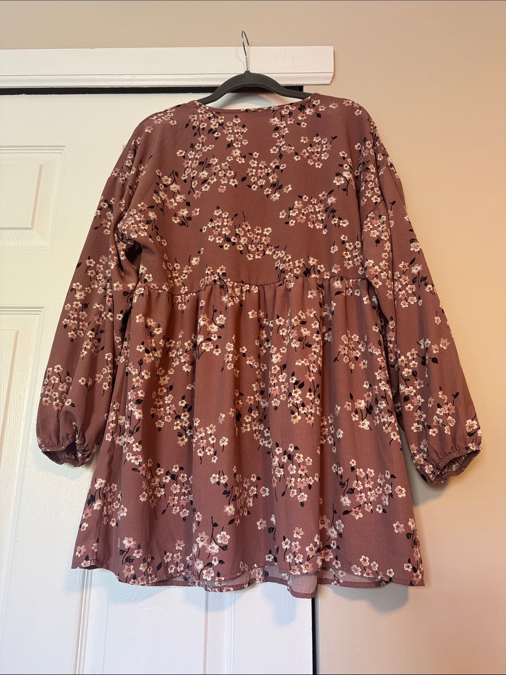 HEIMISH USA Dusty Mauve Floral V-Neck Babydoll Blouse - Picture 7 of 8